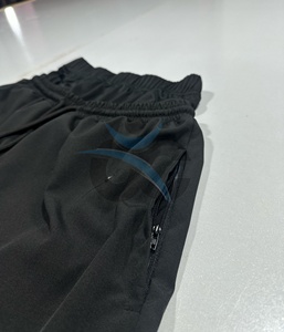 กางเกงขาสั้นมุสลิมชาย Awrah Men's Custom Logo รุ่น Liya Deen กางเกงขาสั้นเบอร์มิวดาชาย 100% โพลีเอสเตอร์ แห้งเร็ว มีเชือกผูก สีดำล้วน สวมใส่สบาย - Product Image 4