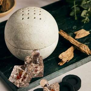 การยกระดับน้ำหอมสู่ความหรูหรา: เสน่ห์ของน้ำมันหอมระเหยจาก agarwood Huy Phat - Product Image 2