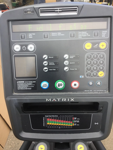 Elliptique Matrix E-3X avec suspension, 8 programmes d'entraînement, EFFICACE - Product Image 6