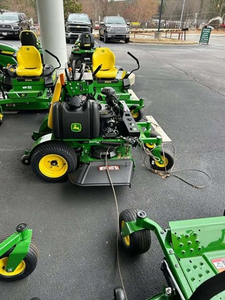 Tondeuse à gazon commerciale John Deere Q810E QuikTrak 36 pouces, 19 CV, moteur Kawasaki FX600V, transmission hydrostatique - Product Image 3