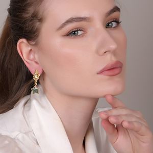 Labradorite Star DROP Dua | ทำด้วยมือเครื่องประดับทองเหลืองชุบทอง18K สำหรับผู้หญิง | การออกแบบงานแต่งงานที่ทันสมัยของชาวอินเดีย | ขายส่ง - Product Image 5