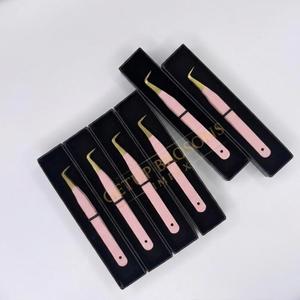 Pince à cils GETUP BROSONS IMPEX en acier inoxydable durable, nouvelle, rose clair, revêtement poudré, 90 degrés, volume de cils accru, vente en gros - Product Image 2