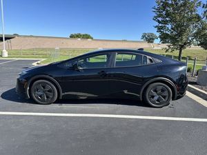 Toyota Prius LE FWD 2024 - Product Image 2