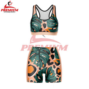 Pantalones cortos de motorista personalizados para mujer, ropa deportiva Bralette, conjunto ajustado de dos piezas con escote en V profundo, ropa de mujer, conjunto de pantalones cortos con sujetador - Product Image 1