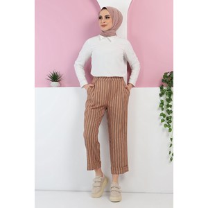 Pantalones Casuales a Rayas de Corte Holgado - Product Image 4