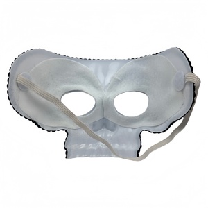 หน้ากากครึ่งหน้าพลาสติกแบบมีเท็กซ์เจอร์ลายหัวกะโหลกสไตล์โกธิคสีดำขาว 2 สี สำหรับงานปาร์ตี้ฮาโลวีนและงานแฟนซี - Product Image 2