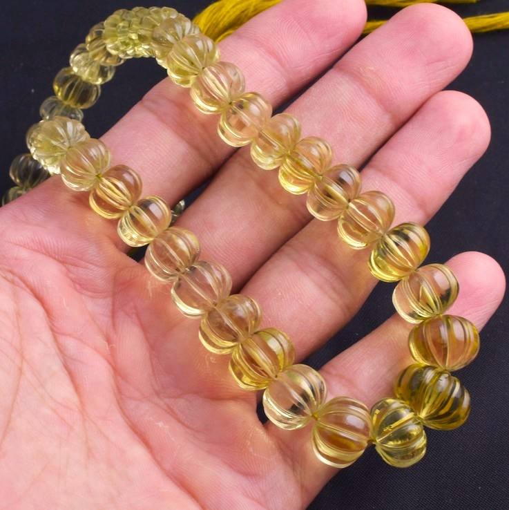 สีเหลือง