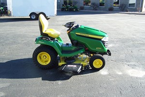 Cortacésped John Deer X590 para montar, tractor para montar en el césped con plataforma de cortacésped de 122 cm Cortacésped John Deer X 590 - Product Image 2