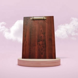 Cubierta de Menú de Madera Marrón Claro/Marrón con Logotipo Personalizado DIVRIS, Encuadernación en Cuero, Múltiples Páginas para Restaurantes, Cafeterías y Bares - Product Image 4