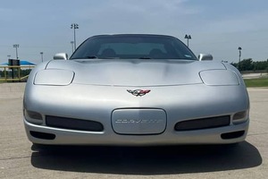 Chevrolet Corvette Z06 2004 Usado, Diseñado para Competir, Inspirado en las Carreras, Rendimiento Puro, Dominante en la Calle, en Venta - Product Image 2