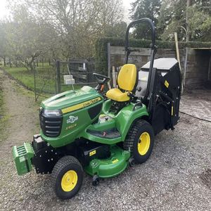 Tracteur de qualité supérieure John Deeree X950R tondeuse à gazon à benne basculante moteur 4 temps en stock option de livraison rapide disponible - Product Image 6