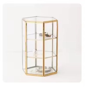 Boîte à bijoux en laiton et verre élégante et pratique, conçue pour ajouter une touche de luxe à votre décoration tout en organisant vos bijoux - Product Image 5