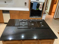 Grande dalle de granit noir Galaxy indien de qualité supérieure, design moderne, poli, taille personnalisée, durable, élégant, pierre pour intérieur et extérieur