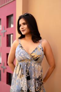 Robe midi à imprimé ornemental bleu et or, jupe à volants, style bohème, robe d'été, robe de vacances, style vintage, naturelle, écologique, plage - Product Image 4