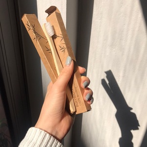 Brosse à dents en bambou écologique de qualité supérieure, fabriquée au Vietnam, à poils doux, tendance actuelle de Blue Lotus - Product Image 3