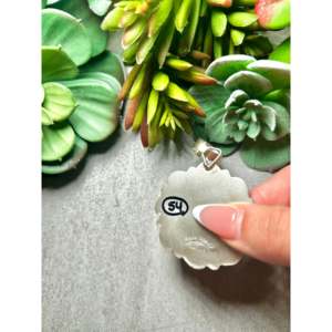 Pendentif Rena Shelly en buffle blanc et argent sterling avec technologie d'incrustation à sertissage clos - Product Image 5