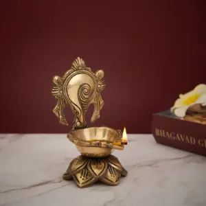 Diya de latón con vela individual, estilo antiguo, artículo de regalo perfecto, artesanía en metal para exportación - Product Image 2