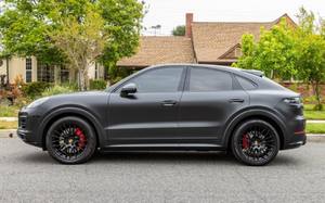 Certificado usado 2022 para Cayenne GTS Coupe Twin-Turbo V8 AWD OEM 1 año de garantía - Product Image 4