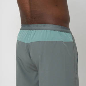 Pantalones cortos cómodos para correr para hombre con logotipo personalizado y material que absorbe la humedad para un entrenamiento óptimo - Product Image 4