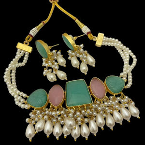 คอลเลกชันสร้อยคอโชกเกอร์ชุบทองจากดีไซเนอร์อินเดียสำหรับเด็กผู้หญิงและผู้หญิงชุดเครื่องประดับงานปาร์ตี้ของโรงงานอินเดีย - Product Image 1