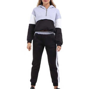 Conjunto Deportivo Personalizado de Alta Calidad para Mujer, Talla Grande, con Capucha - Product Image 1