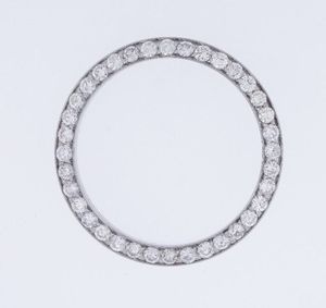 Lunette de luxe personnalisée 41mm lunette de montre de luxe sertissage à la main diamant Moissanite VVS - Product Image 1