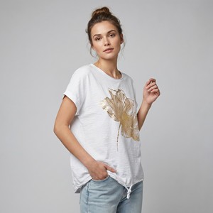 T-shirt ampia con coulisse e stampa floreale con decorazioni dorate, 50% cotone, taglia unica (taglie 38–46) - Product Image 1