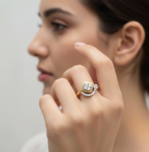Anillo de Compromiso y Matrimonio de Lujo con Diamantes y Oro de Alta Calidad para Mujer - Product Image 4