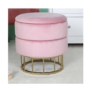 เก้าอี้สตูลทรงกลมสีชมพูและสีทองพร้อมขาโลหะสีทองทำด้วยมือใหม่ - Product Image 1