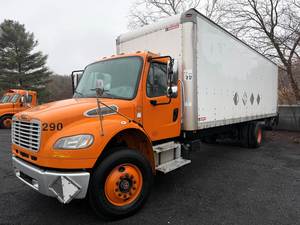 Camión de Carga Freightliner M2 de Alcance Global - Morgan Dry Box Van - ¡Bajo Kilometraje! Camión Usado de 28 pies con Caja y Puerta Trasera Elevable 4k - Product Image 4