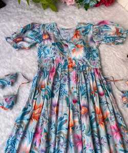 Fusion de mode: Style pakistanais Salwar Kameez - Fusion de styles traditionnels et modernes, créant une mode chic et élégante - Product Image 5