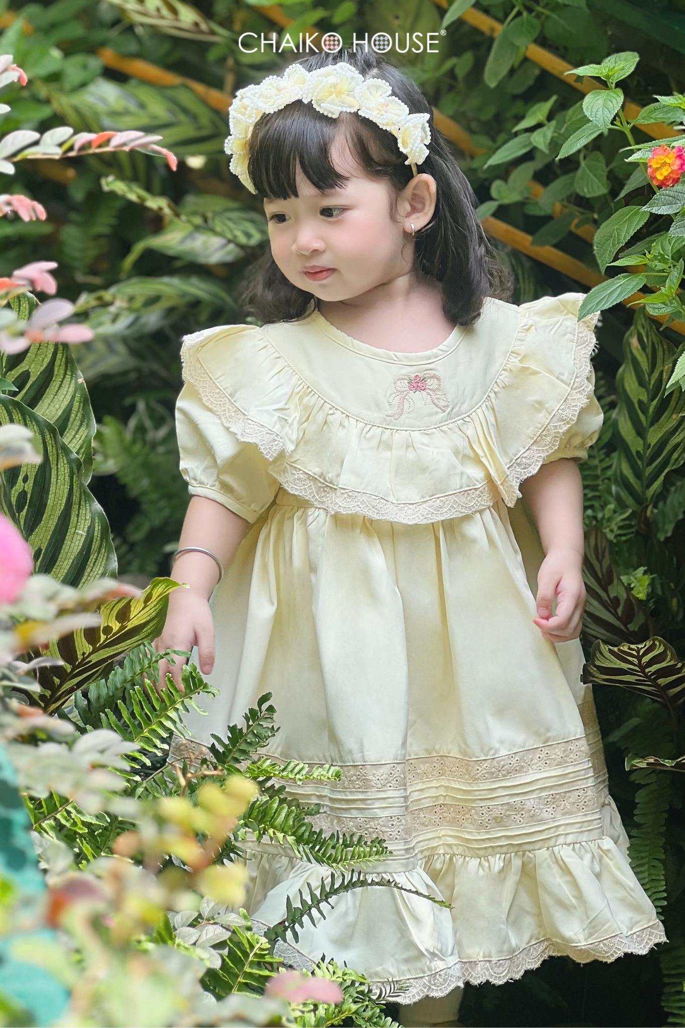 สีเหลืองอ่อน