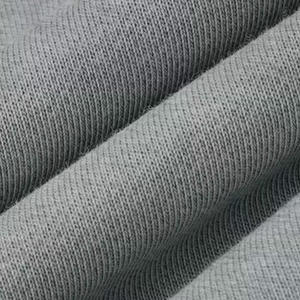 Ensemble sweat à capuche et short pour homme avec logo personnalisé Tenue deux pièces élégante et confortable pour un usage quotidien Exercice d'entraînement et séances de gymnastique - Product Image 4