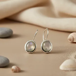 ต่างหูเงินแท้ 925 ประดับมูนสโตน ดีไซน์ห้อยระย้า สำหรับผู้หญิง - Product Image 3