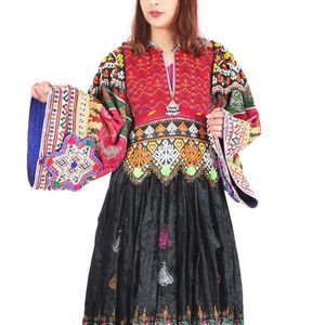 ชุดเดรสสไตล์อัฟกานิสถานสำหรับงานแต่งงาน ประดับด้วยเพชร ลูกไม้ และเลื่อม - Product Image 4