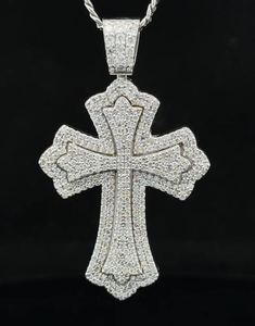 Colgante de Cruz de Plata de Ley 925 Chapado en Oro Amarillo de 14K para Hombre, Clásico para Fiestas con Diamantes - Product Image 1
