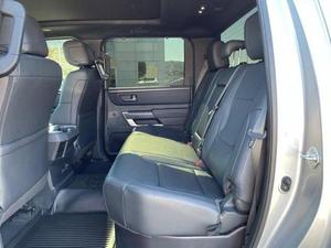 Toyota Tundra 4WD 2023 d'occasion en excellent état - Product Image 4