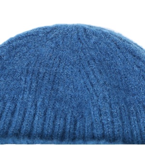 หมวกบีนนี่ถักแฟชั่น OEM สำหรับผู้ใหญ่ หมวกทรงกะลาสี สีพื้น สไตล์เรโทร หมวกไหมพรมฤดูหนาวอุ่นสบาย พร้อมโบว์ลายจุด สำหรับใช้ในธุรกิจหรือชายหาด ปี 2026 - Product Image 3