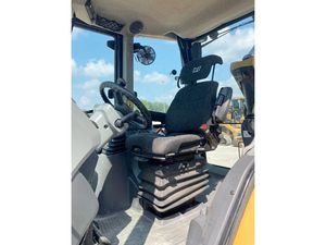 รถตักแบคโฮแคท 420F มือสอง สภาพดี 185 แรงม้า พร้อมมอเตอร์และลูกปืนเครื่องยนต์ - Product Image 5