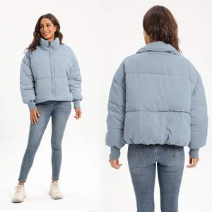 2025 veste matelassée en Satin personnalisée pour femmes veste d'extérieur d'hiver courte avec doublure en Nylon Techniques imprimées léger brillant - Product Image 4