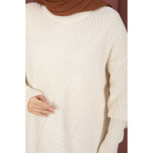 เสื้อสเวตเตอร์วินเทจสีเอครู ลายบาคลาวา ถักนิตติ้งสำหรับฤดูหนาว - Product Image 4