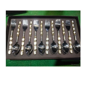 Ensemble de 6 cuillères à dessert vintage et royales fourchette design unique finition dorée couverts en laiton ustensiles élégants - Product Image 1