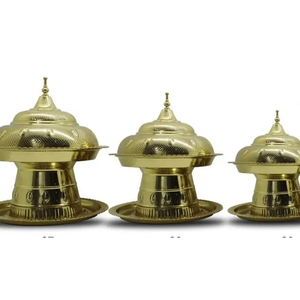 Juego de platos de frotamiento chapados en oro de 3 ollas calientes de metal sofisticadas ideales para servir y calentar alimentos hoteles y eventos de celebración - Product Image 1