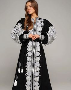 ผู้ผลิตเสื้อผ้าสตรีปี 2026 ชุดเดรสยาวสไตล์โบฮีเมียนสำหรับฤดูใบไม้ร่วง ชุดเดรสยาวลำลองปักลายปักลายดอกไม้ คอวี พิมพ์ลายดอกไม้ สไตล์ยูเครน - Product Image 5