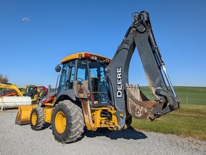 Retroexcavadora John Deere 410K Usada del 2015 con Cargador Frontal, Bomba Hidráulica MOOG, Capacidad de Carga de 200 Toneladas, Motor Perkins en Venta - Product Image 5