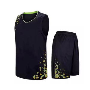 Usine de fabrication d'uniformes 7v7 sur mesure produisant des maillots de football américain de qualité supérieure en tissu extensible léger et durable pour les joueurs d'équipe - Product Image 2