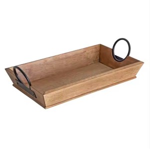Nouvelle arrivée Plateau de service rectangulaire en bois massif de couleur noire avec poignées en métal pour la maison et les restaurants à bas prix - Product Image 1