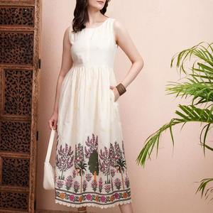 Robe mi-longue ajustée et évasée à imprimé floral de fabrication indienne pour les fêtes de jardin et les événements d'été pour l'approvisionnement mondial - Product Image 2