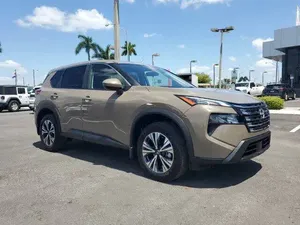 Nissan Rogue 2024 en parfait état - Product Image 4