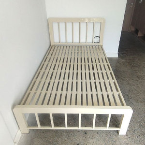 เตียงเหล็กเดี่ยวทันสมัย แข็งแรงทนทาน พร้อมโครงเหล็กทรงสี่เหลี่ยม - Product Image 1